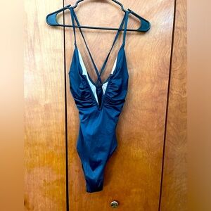 Shade & Shore V wire plunge one piece swimsuit. Size L